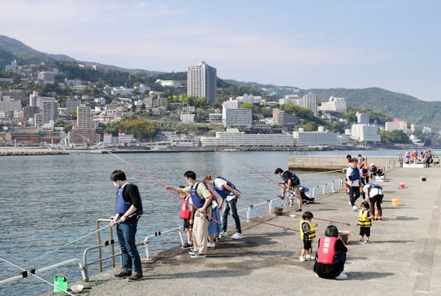 初心者が楽しめる海釣り公園 手ぶらokや指導員常駐も 日本経済新聞 初心者が楽しめる海釣り公園 手ぶらokや指導員常駐も 日本経済新聞