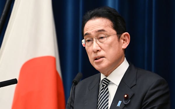 物価高対策について記者会見する岸田首相（26日、首相官邸）
