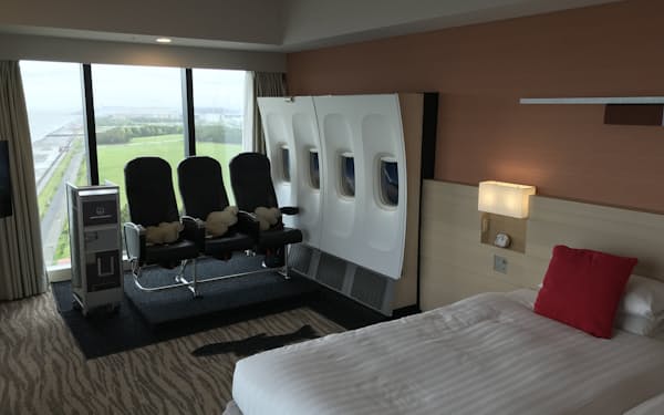 東京ベイ東急ホテルはJALと共同で航空機部品を活用した部屋を用意した