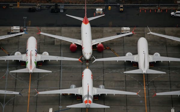 ボーイングの関連施設に駐機する「737MAX」（米ワシントン州）=ロイター