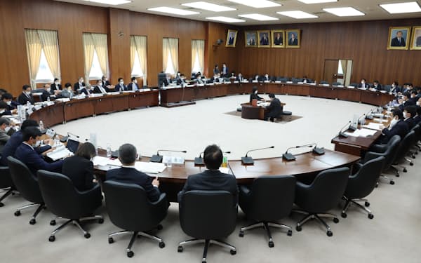 自公などが提出した国民投票法改正案の趣旨説明が行われた衆院憲法審査会(28日)