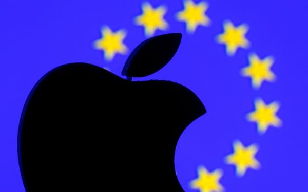 欧州委員会は競争ルールをめぐってアップルとの対決姿勢を強めている＝ロイター