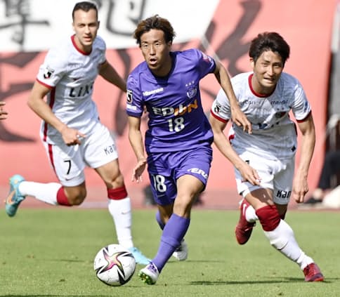 広島が首位 鹿島に3発快勝 J1 2位川崎は白星 日本経済新聞 広島が首位 鹿島に3発快勝 J1 2位川崎は白星 日本経済新聞