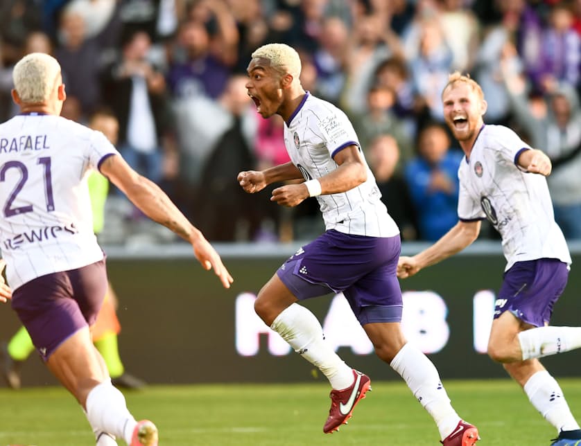 オナイウ阿道 今季10ゴール目 フランス2部優勝 日本経済新聞 オナイウ阿道 今季10ゴール目 フランス2部優勝 日本経済新聞