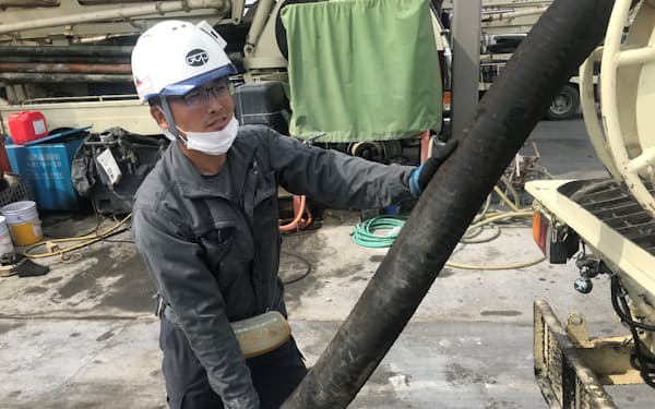 一時帰国を挟んで10年間、日本で働く。建設技能の向上が顕著な外国人をたたえる優秀外国人建設就労者表彰を2度受賞。