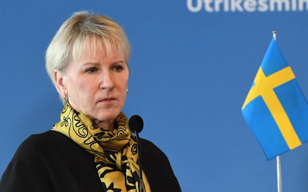 スウェーデンのバルストロム前外相はＮＡＴＯ加盟を巡り与党が分裂する可能性を危惧する（2019年、ヘルシンキ）＝ロイター