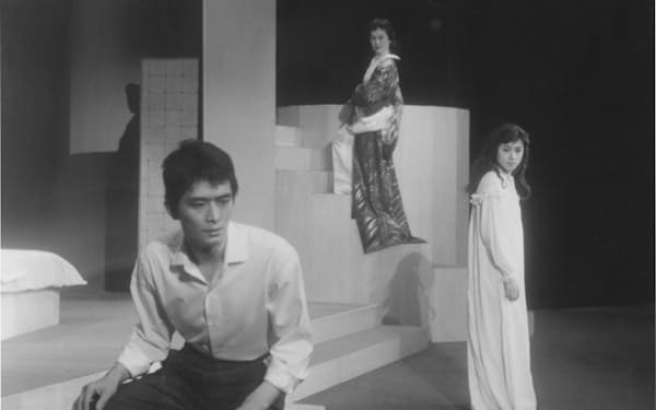 「熱帯樹」。（右から）加藤治子、杉村春子、筆者＝写真提供・文学座