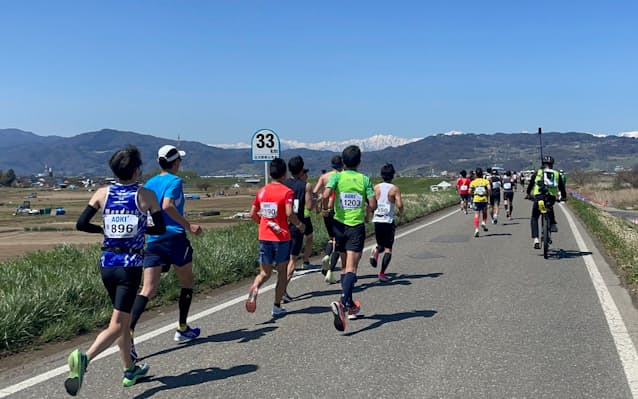 マラソンの後半どう走る 失速防止への5つのポイント 日本経済新聞 マラソンの後半どう走る 失速防止への5つのポイント 日本経済新聞