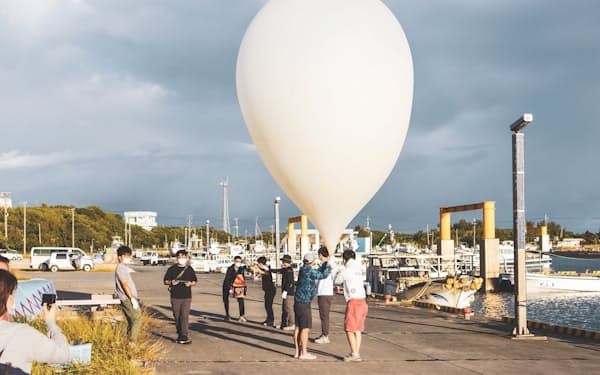 岩谷技研では「宇宙遊覧」サービスの実現に向け、気球やキャビンを開発する