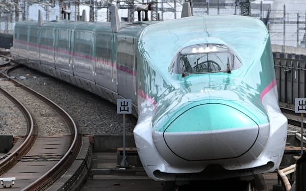 東北新幹線で運行される「E5系」