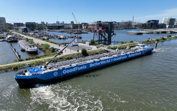オランダに寄港するグッドフュエルズ社のバイオ燃料の配給船