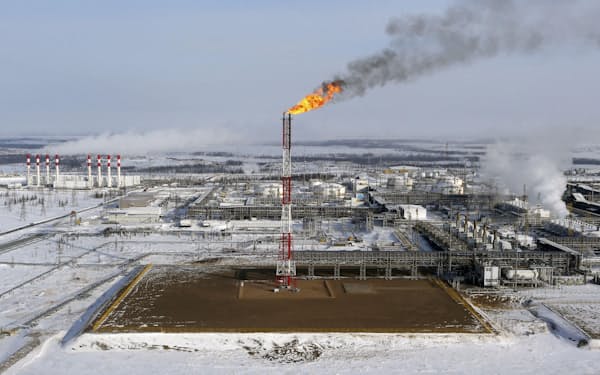 ロシア・クラスノヤルスク北にある油田（2015年3月）＝ロイター・共同
