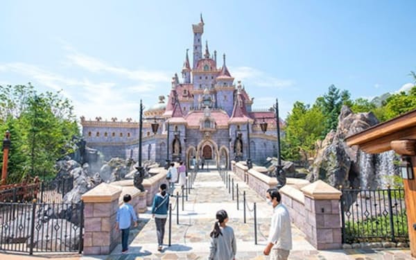 ディズニー・プレミアアクセスの対象となった東京ディズニーランド(TDL）の「美女と野獣"魔法のものがたり"」　(c)Disney
