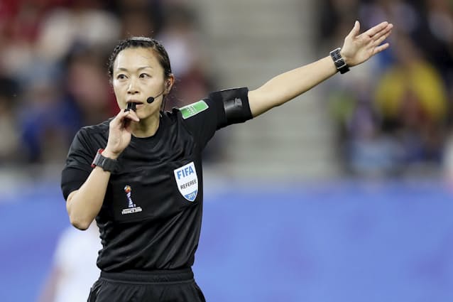 山下良美さん 初の女性審判員に サッカーw杯 日本経済新聞 山下良美さん 初の女性審判員に サッカーw杯 日本経済新聞