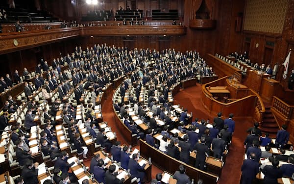 こども家庭庁設置関連法案を賛成多数で可決した衆院本会議=共同