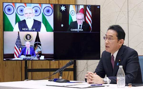 日米豪印の「クアッド」首脳によるテレビ会議に出席する岸田首相（3月、首相官邸）＝内閣広報室提供・共同
