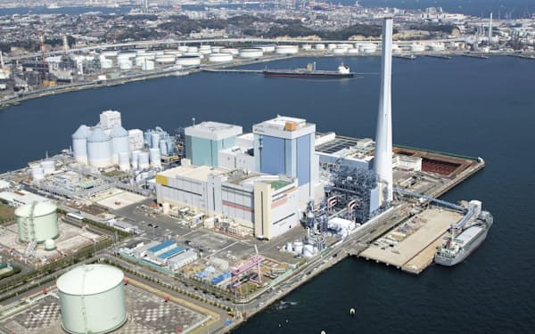 Ｊパワーは石炭火力発電の国内最大手だ（写真は横浜市の磯子火力発電所）=共同