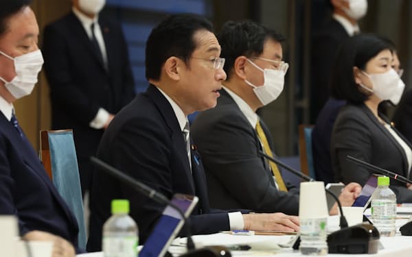 デジタル田園都市国家構想実現会議で発言する岸田首相（４月27日）