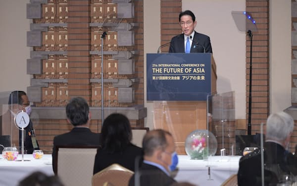 岸田首相は「アジアの未来」の晩さん会で外国人観光客の受け入れ再開を表明（26日午後、東京都千代田区）