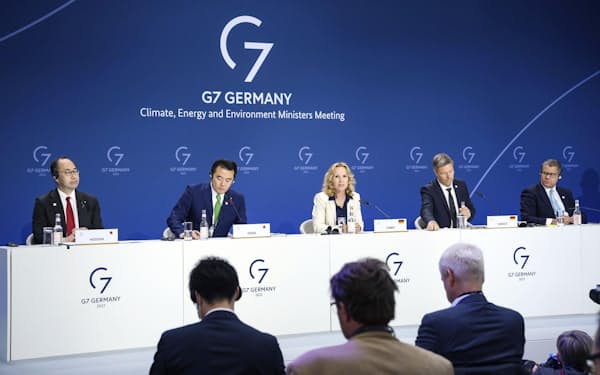 G7気候・エネルギー・環境相会合後の会見。石炭火力の廃止年限では合意に至らなかった=27日、ベルリン（DPA提供・AP=共同）