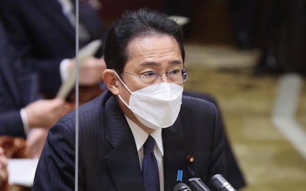 参院予算委で答弁する岸田首相(30日午前)
