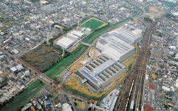 豊田織機の大府工場（愛知県大府市）で工場、倉庫スマート化の実証実験をする