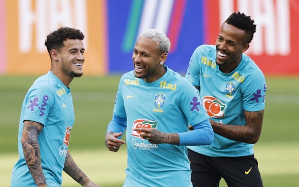 サッカー日本代表 6月の4試合に向け練習開始 日本経済新聞 サッカー日本代表 6月の4試合に向け練習開始 日本経済新聞