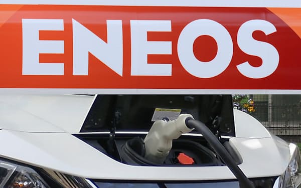 脱炭素でガソリン需要の減少が進む中、ENEOSはカーシェアやEV用蓄電池の回収などに力を入れている
