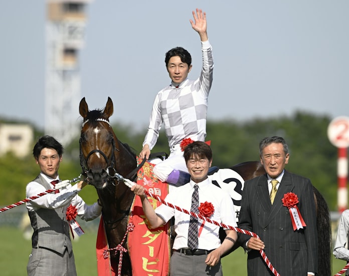 ダービー馬ドウデュース 凱旋門賞へ 武豊は10度目挑戦 日本経済新聞 ダービー馬ドウデュース 凱旋門賞へ 武豊は10度目挑戦 日本経済新聞