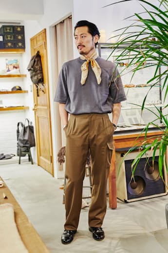 プロのコーデ 色 柄tシャツ 大人の着こなし術 Nikkei Style プロのコーデ 色 柄tシャツ 大人の着こなし術 Nikkei Style