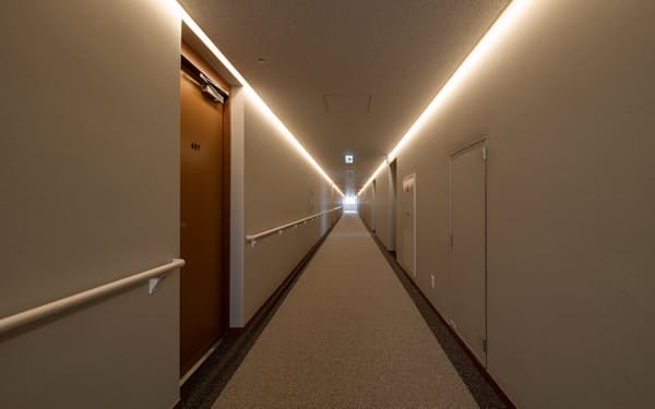 ホテルの廊下などの間接照明建材「アルビームインテリア」