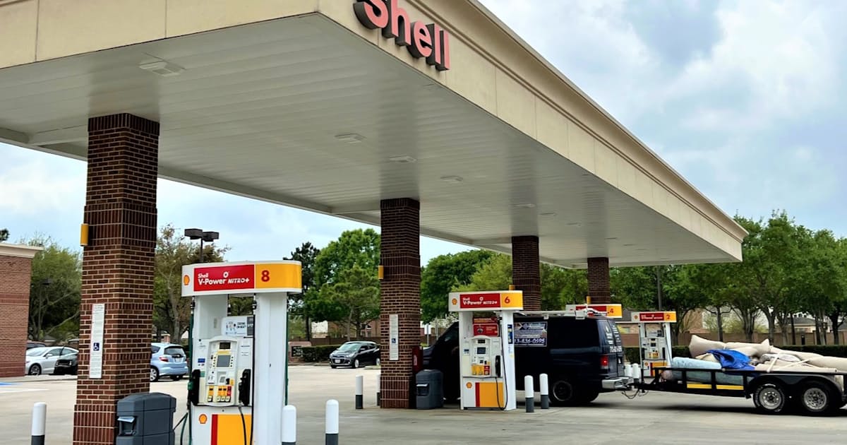 米ガソリン価格過去最高 バイデン大統領は石油会社糾弾 日本経済新聞 米ガソリン価格過去最高 バイデン大統領は石油会社糾弾 日本経済新聞