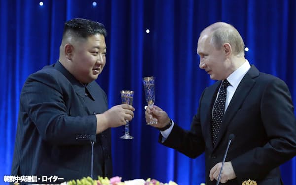 2019年4月にロシア・ウラジオストクで会談した金正恩総書記㊧とプーチン大統領=朝鮮中央通信・ロイター