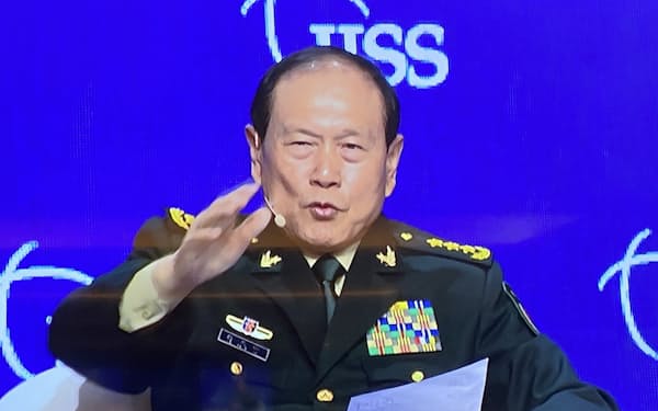 アジア安全保障会議（シャングリラ会合）で演説する中国の魏鳳和国務委員兼国防相（12日）
