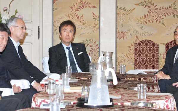 3党合意に向けて会談に臨む各党の幹事長(2012年6月、国会内)