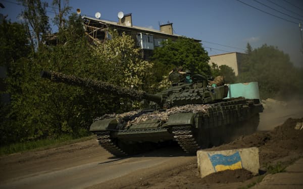 ウクライナ軍は携行型地対空ミサイルのスティンガーなどを使って強国ロシアと効果的に戦っている＝ＡＰ
