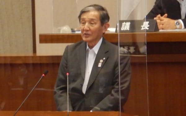 15日、和歌山県議会で次期知事選への不出馬を表明する仁坂吉伸知事