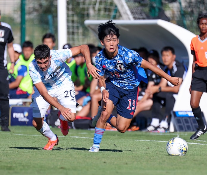 サッカーu 19日本代表 フランスで貴重な経験積んだ 日本経済新聞 サッカーu 19日本代表 フランスで貴重な経験積んだ 日本経済新聞