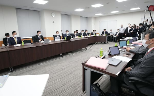 新型コロナ対策に関する有識者会議はわずか１カ月で対策の検証結果や課題をまとめた＝15日午前、東京都千代田区