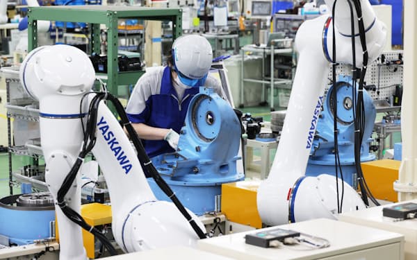 安川電機の産業用ロボットの製造ライン（北九州市）