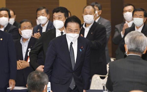 山形市で開かれた自民党の会合に出席した岸田首相(18日午前)=共同