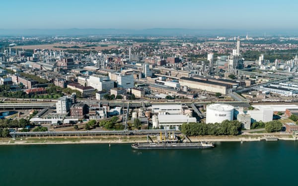 独BASFの本社工場には250の生産施設がひしめく（ドイツ・ルートヴィヒスハーフェン）
