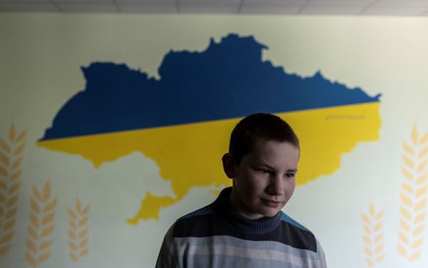ウクライナは子どもが強制的にロシア側に連行されていると非難している（5月、ウクライナ東部ドネツク州）＝ロイター