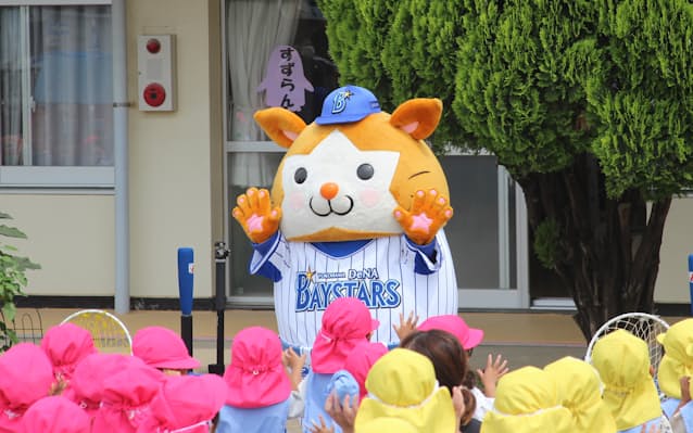 野球離れを食い止めろ 幼稚園へふれあい訪問 日本経済新聞 野球離れを食い止めろ 幼稚園へふれあい訪問 日本経済新聞