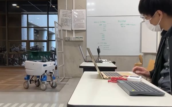 自律走行ロボットを使用した実証実験の様子