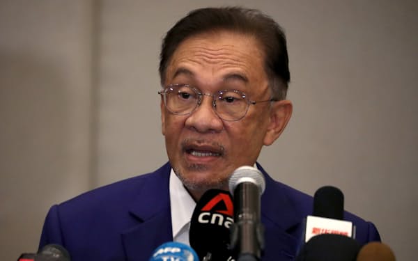 アンワル氏は、次の総選挙がマレーシア首相に上り詰める最後のチャンスだと自覚している（2020年、クアラルンプール）＝ロイター