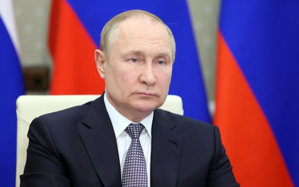 24日、BRICS拡大会合にオンラインで参加したロシアのプーチン大統領＝ロイター