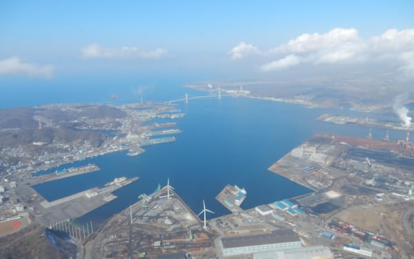 室蘭港は洋上風力関連産業の集積を目指している（室蘭市提供）