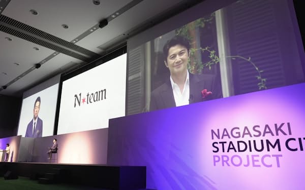 「長崎スタジアムシティプロジェクト」の発表会には福山雅治さんも中継で参加（長崎市）