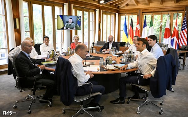 G7はロシア産エネルギーへの制裁強化を話し合う(27日、エルマウ)=ロイター